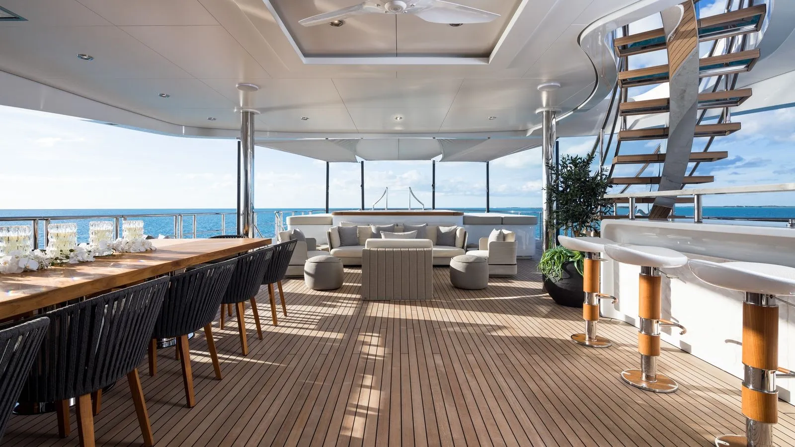 ARTISAN main salon interior