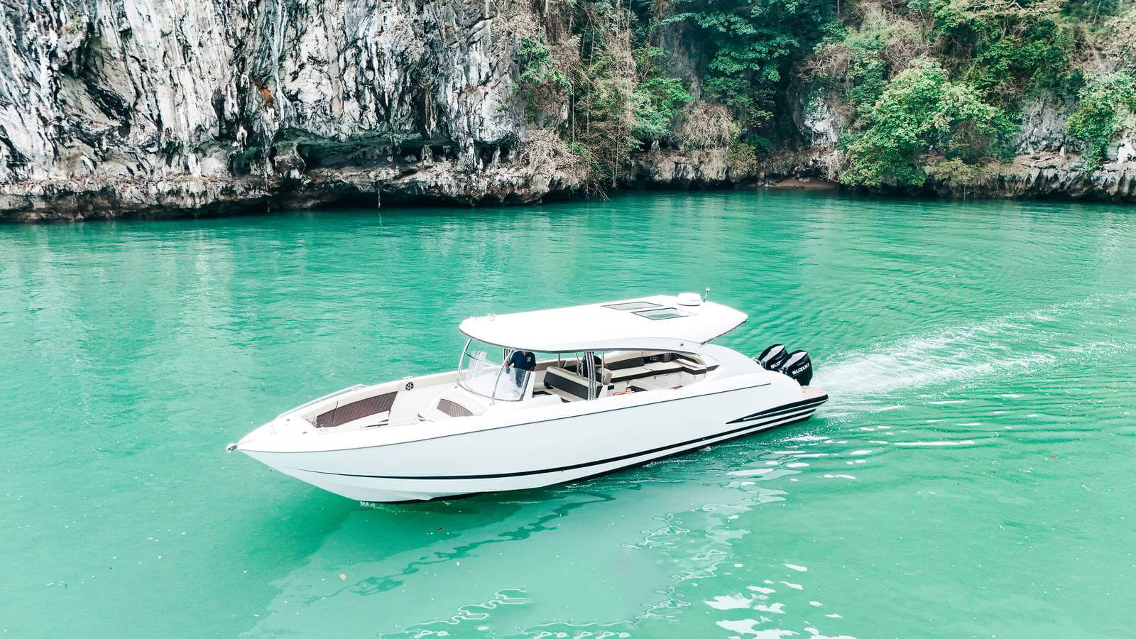 Sport Cruiser 42ft exterior Phuket