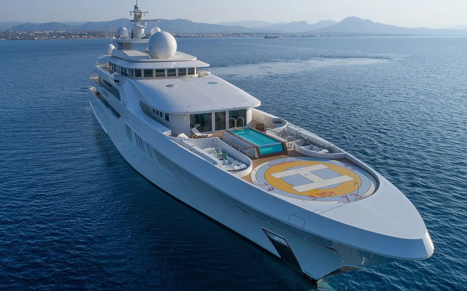 ELEMENTS sun deck relaxation