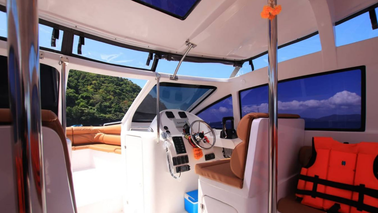 Moana 41ft cruising Phuket waters