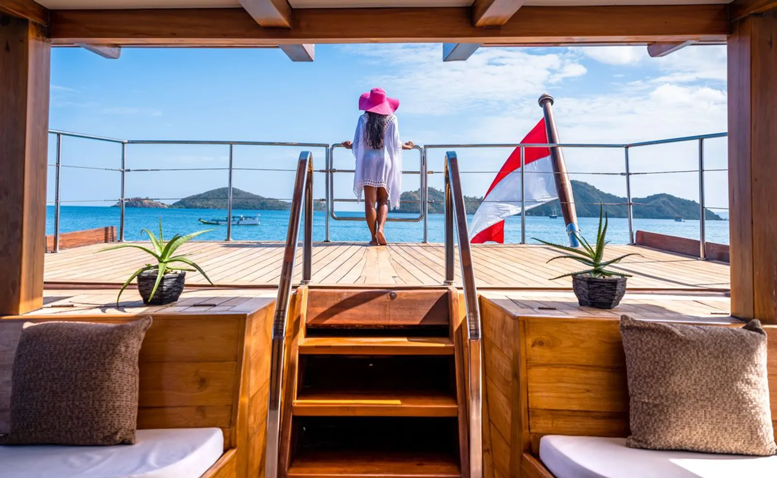 LAMIMA main salon interior