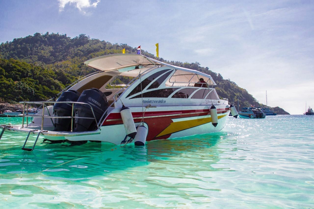 Yamela Speedboat sun deck